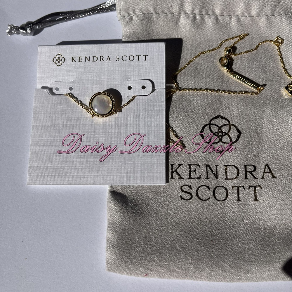 🏐Kendra Scott Volleyball Gold Short Pendant Necklace White Mother Of Pearl New✨ - Picture 3 of 7